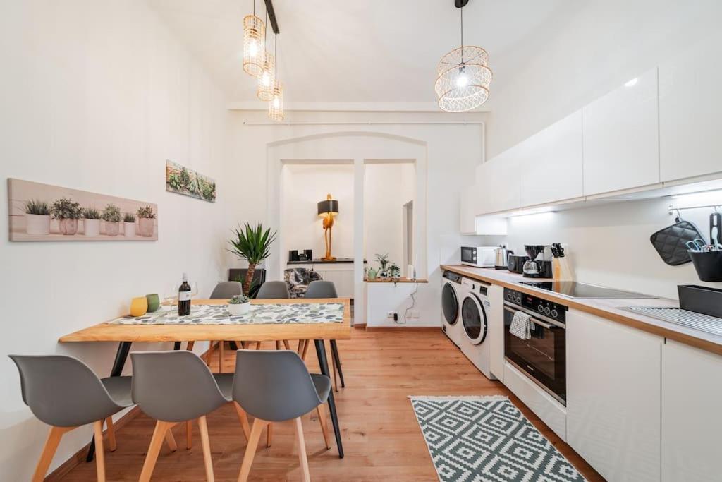 3 Bedrooms - 75Sqm - 15 Min. City Center Wina Bagian luar foto